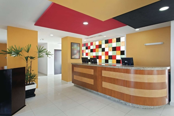 La Quinta Inn and Suites Puebla Palmas